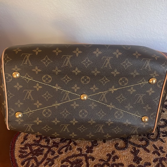 LOUIS VUITTON TIVOLI GM BAG
AUTHENTIC - Picture 4 of 15